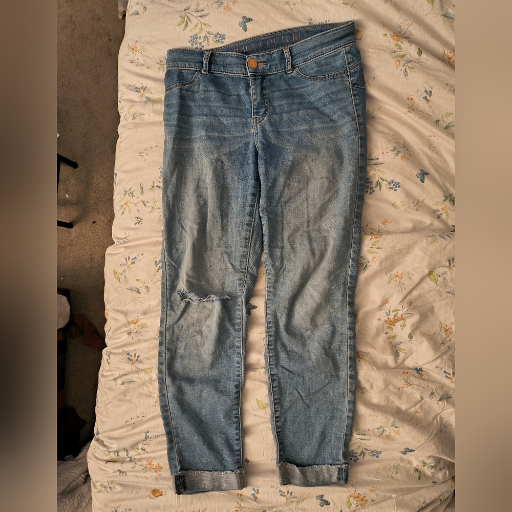 Juicy Couture Light Blue Cropped Jeans